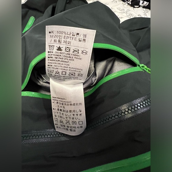 Arc’teryx Alpha SV Jacket Men’s (size: Large) - Picture 10 of 12